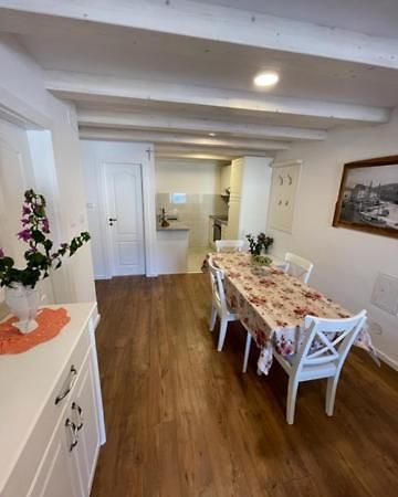 Apartment Concetta เซรส ภายนอก รูปภาพ