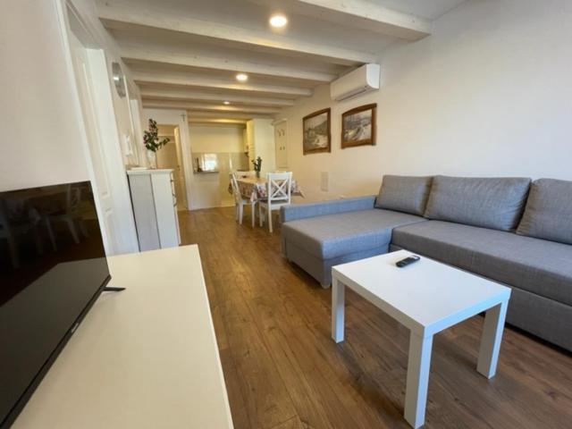 Apartment Concetta เซรส ภายนอก รูปภาพ