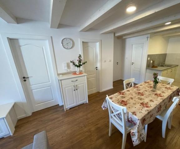 Apartment Concetta เซรส ภายนอก รูปภาพ