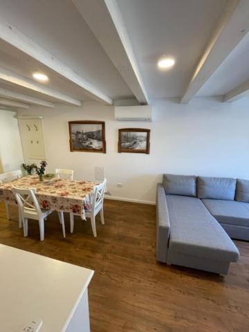 Apartment Concetta เซรส ภายนอก รูปภาพ