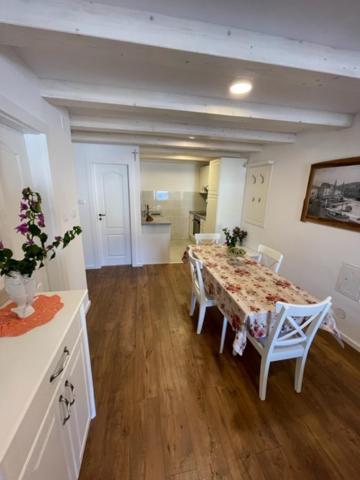 Apartment Concetta เซรส ภายนอก รูปภาพ